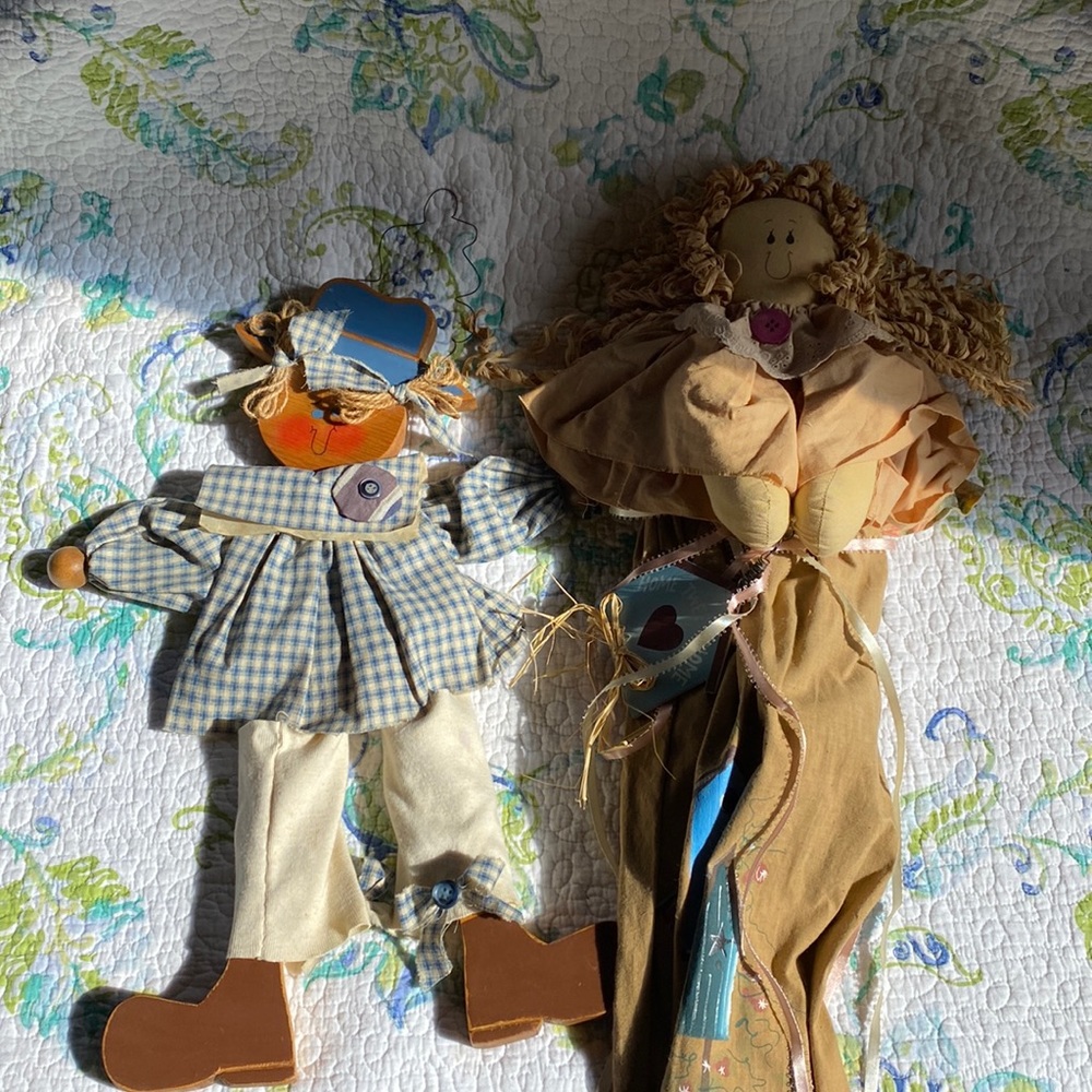 2 p Primitive Angel and Doll